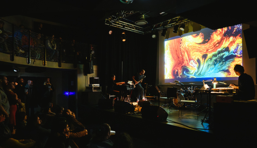 Samedi 7 novembre à 20h30 : Fables, un concert dessiné. LIRE LA SUITE